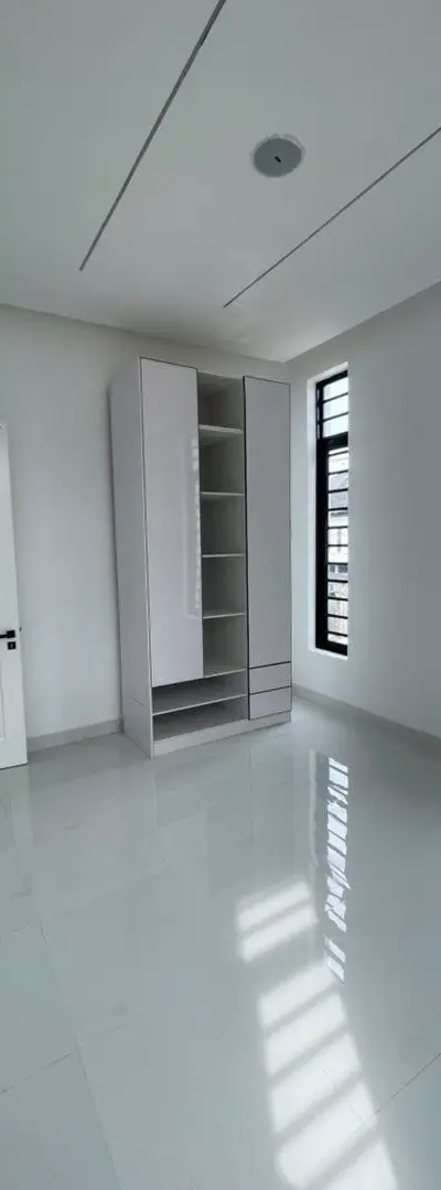 5-bedroom Detached in Chevron, Lagos